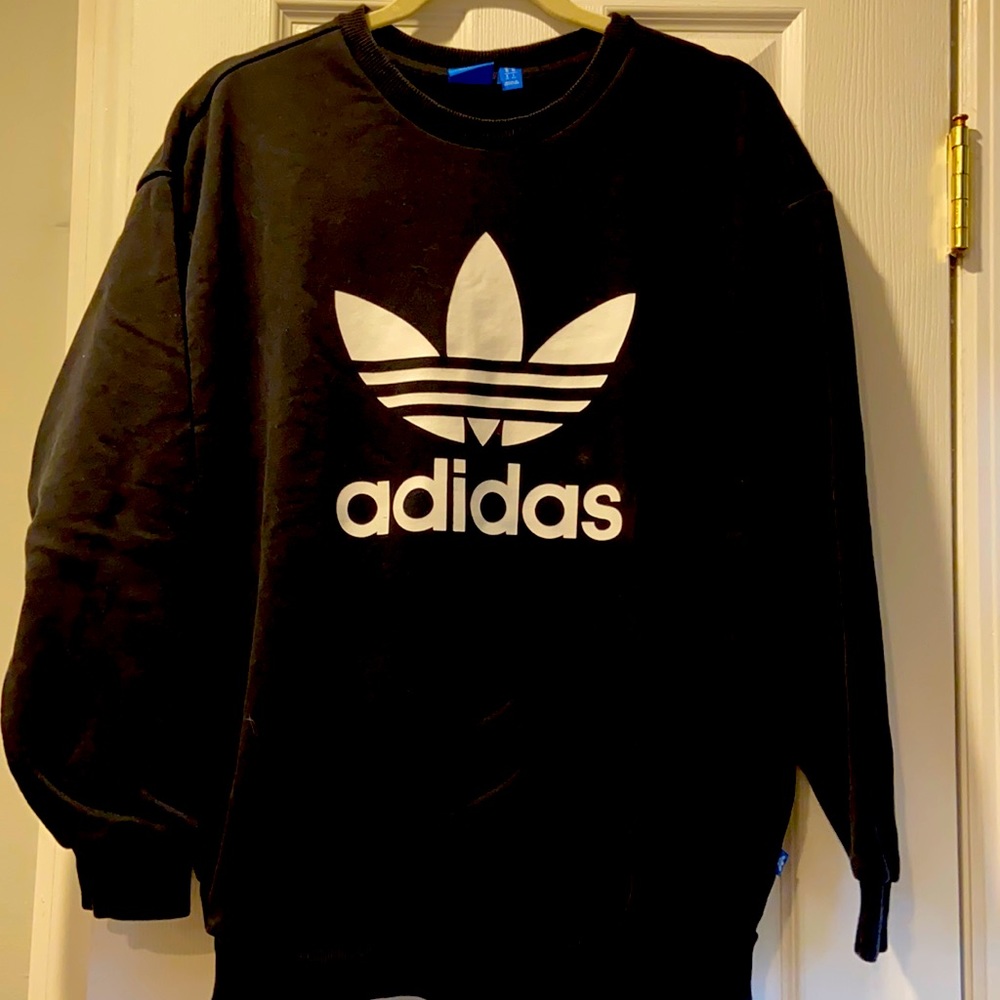 Black crew neck comfy adidas sweatshirt. Barely worn